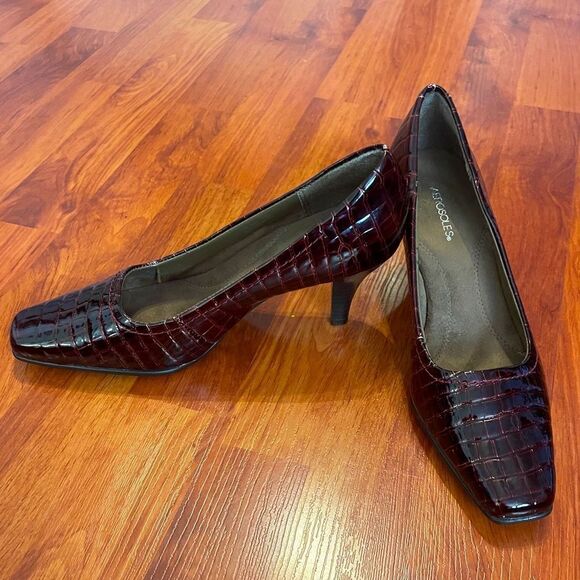 Aerosoles Crocodile Wine Red Heels Size 7.5 - Picture 6 of 10